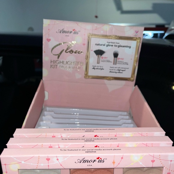 Highlighter pallet - Picture 7 of 7